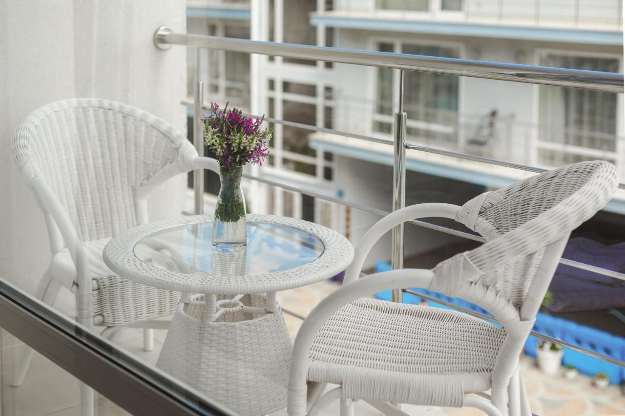 Leopolis Lux Hotel Zatoka Exterior photo
