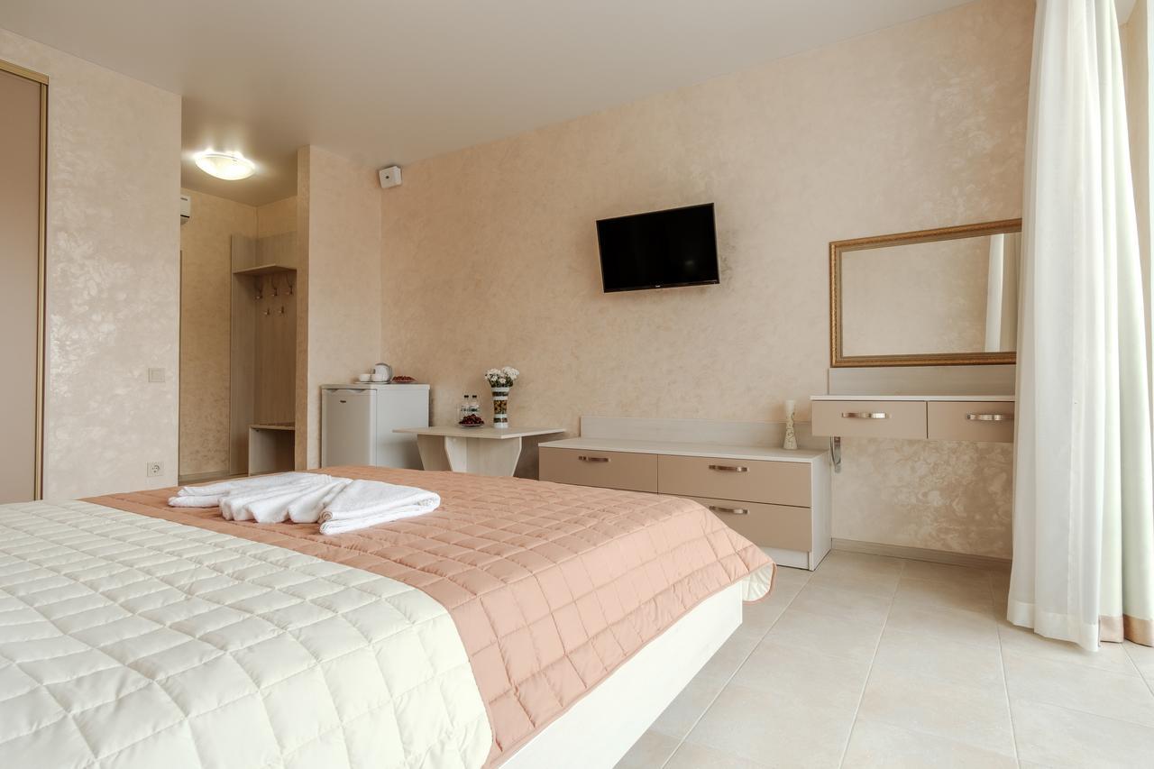 Leopolis Lux Hotel Zatoka Exterior photo